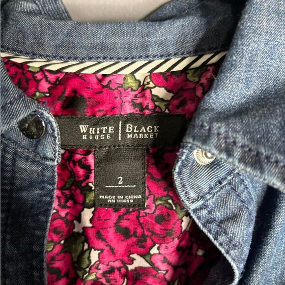 White House Black Market Dark Wash Denim Top With Snap Front and Pockets Size 2 - Picture 4 of 7